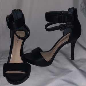 black Gianni bini heels size 7 1/2